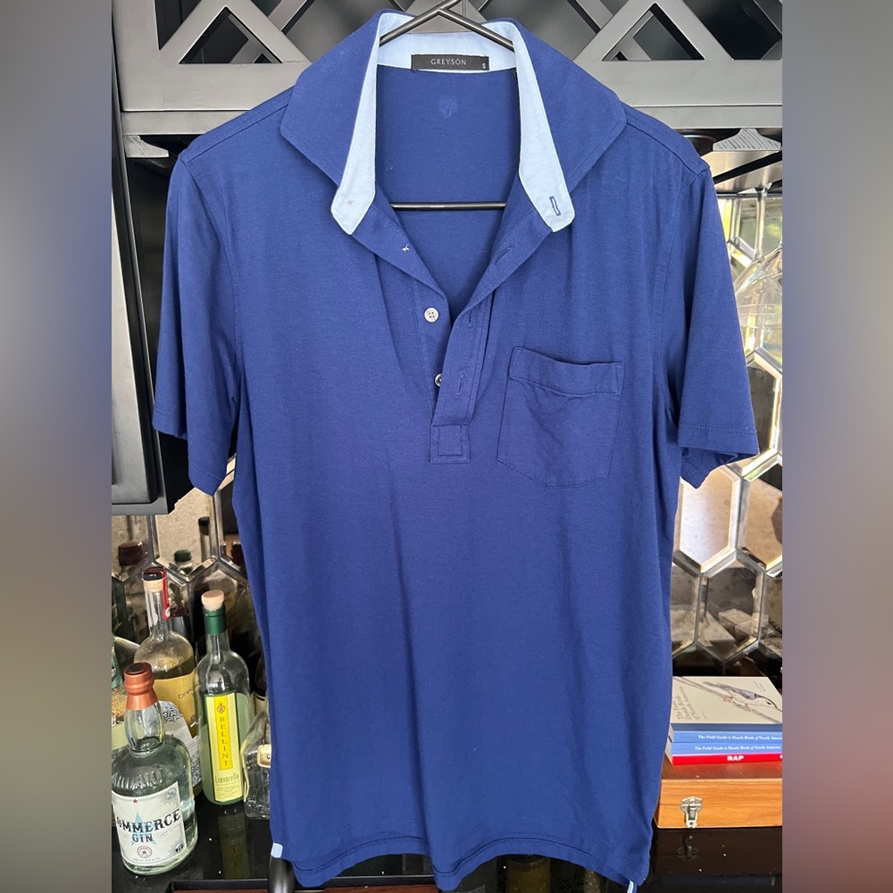 Greyson polo. Worn but in very good condition. Size small.